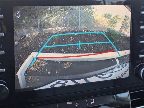 Used 2022 Toyota Sienna XLE image 13