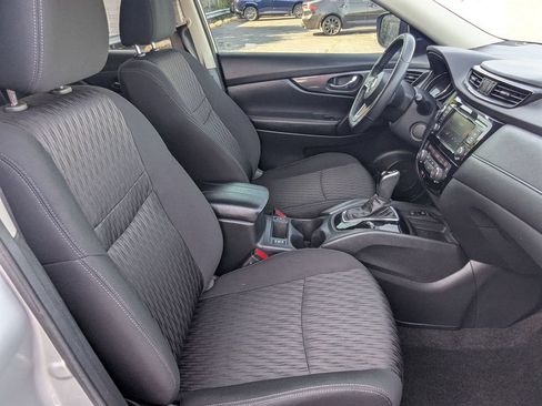 Used 2020 Nissan Rogue SV w/ Premium Package FWD image 28