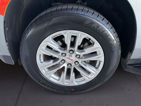 Used 2024 GMC Yukon SLT image 14
