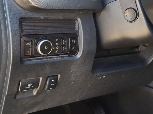 Used 2025 Ford F350 Platinum w/ FX4 Off-Road Package image 28