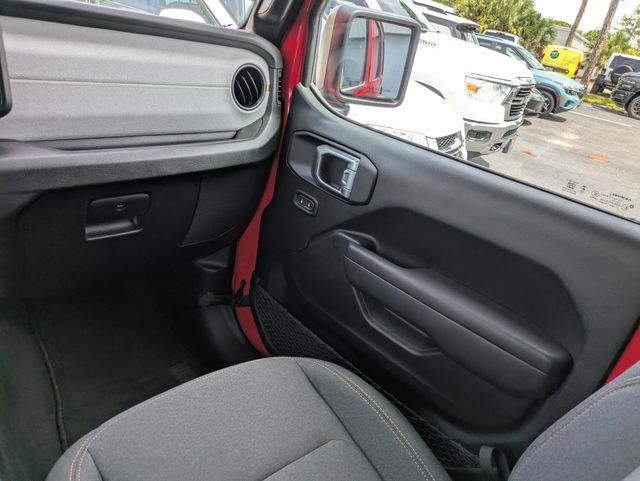 Used 2026 Jeep Wrangler Unlimited Sport AWD/4WD image 12