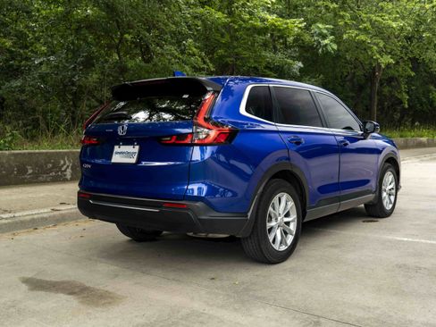 Used 2024 Honda CR-V EX image 2