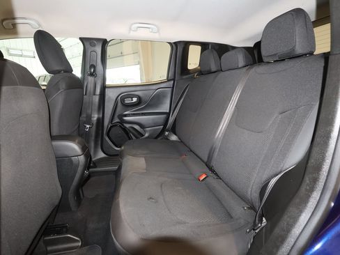 Used 2019 Jeep Renegade Altitude w/ Quick Order Package 2XM AWD/4WD image 23