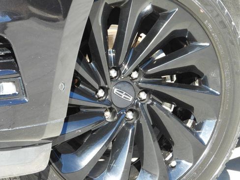 Used 2020 Lincoln Navigator Reserve w/ Equipment Group 208A Reserve image 4