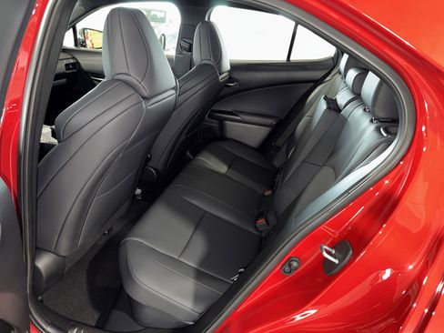 Used 2024 Lexus UX 250h F Sport image 15