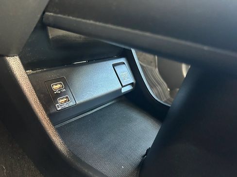 Used 2021 Honda HR-V EX image 10