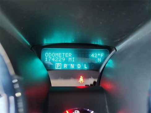 Used 2011 Chevrolet Traverse LT w/ Personal Connectivity Package image 12