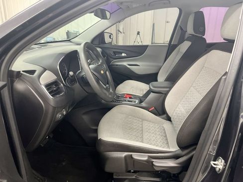 Used 2022 Chevrolet Equinox LS FWD image 19