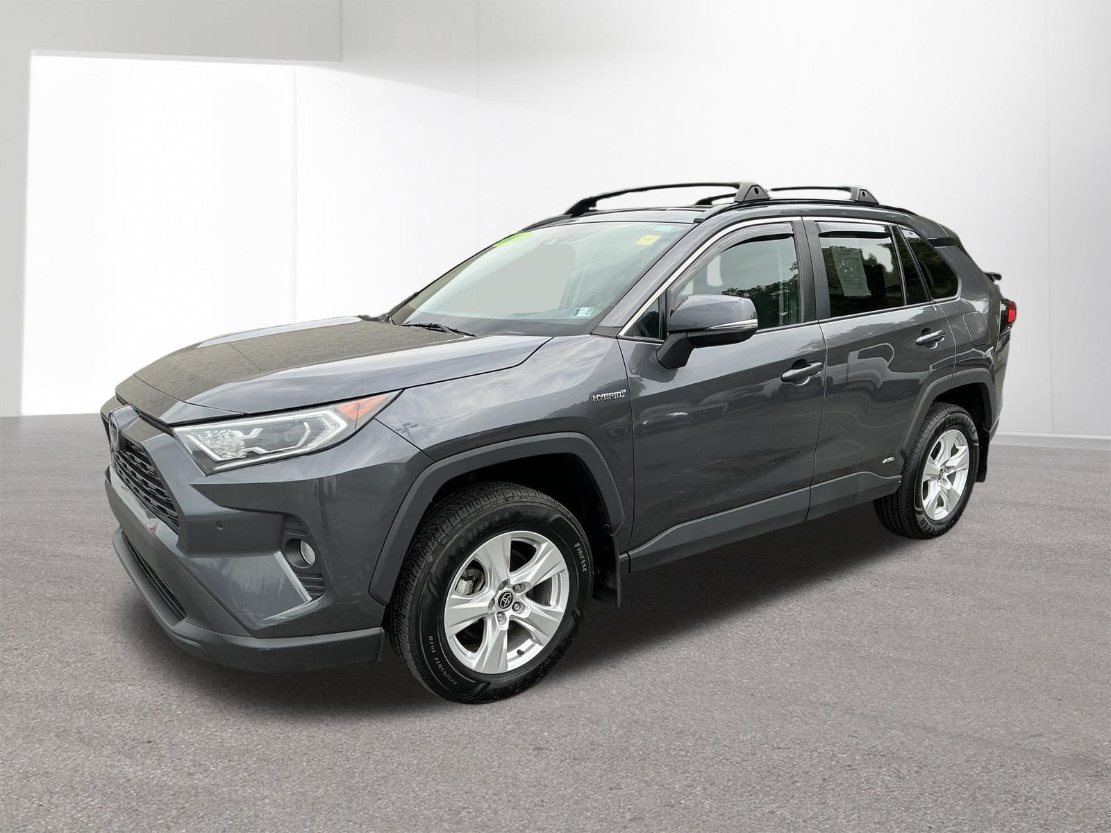 Used 2021 Toyota RAV4 XLE w/ Convenience Package AWD/4WD image 4
