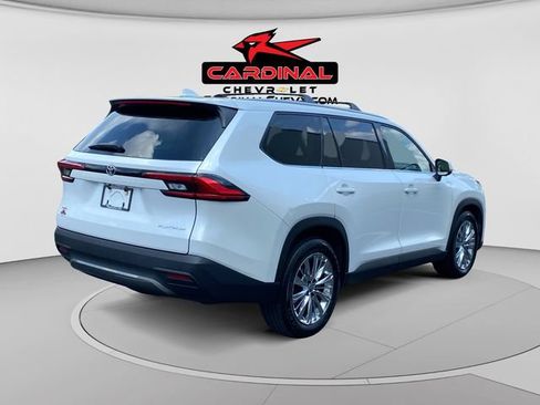 Used 2024 Toyota Grand Highlander AWD image 3