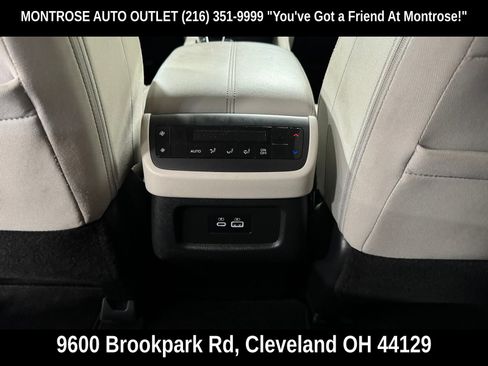 Used 2023 Nissan Pathfinder SV AWD/4WD image 34