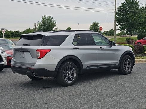 Used 2023 Ford Explorer XLT w/ Equipment Group 202A AWD/4WD image 13