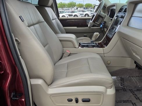 Used 2012 Lincoln Navigator 2WD image 24