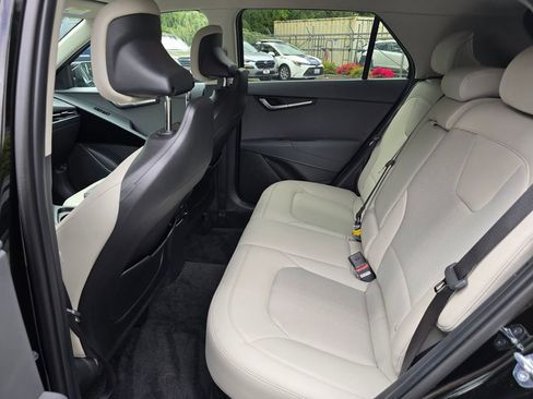 Certified 2025 Kia Niro EX FWD image 10