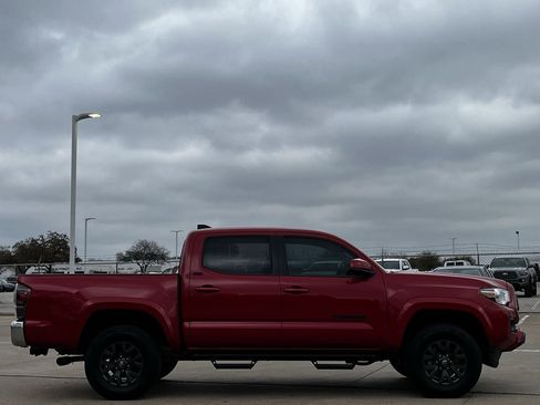 Used 2022 Toyota Tacoma SR5 image 3