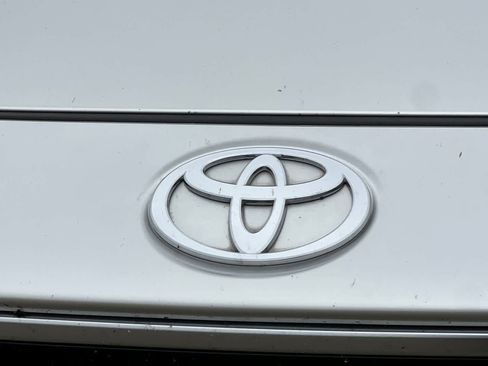 Used 2023 Toyota bZ4X AWD image 16