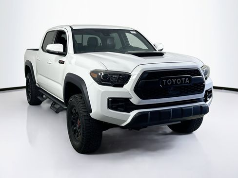 Used 2018 Toyota Tacoma TRD Pro image 3