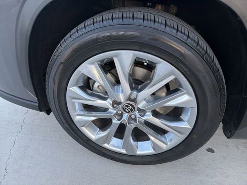 Used 2021 Toyota Highlander Limited image 32