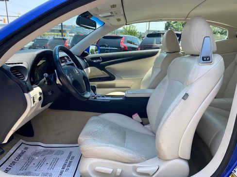Used 2010 Lexus IS 250C w/ Luxury Pkg RWD image 17
