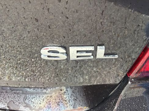 Used 2014 Ford Edge SEL image 13