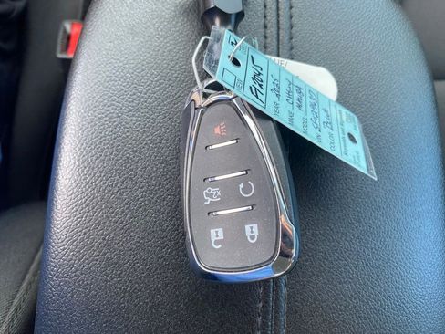 Used 2025 Chevrolet Malibu LT FWD image 21