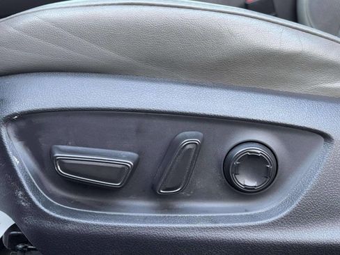 Used 2019 Toyota Avalon Touring w/ Advanced Safety Package image 16