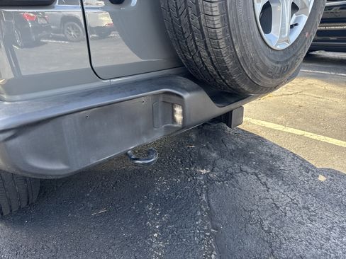 Certified 2022 Jeep Wrangler Unlimited Sport image 9