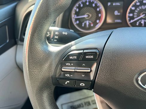 Used 2020 Hyundai Elantra SE image 14