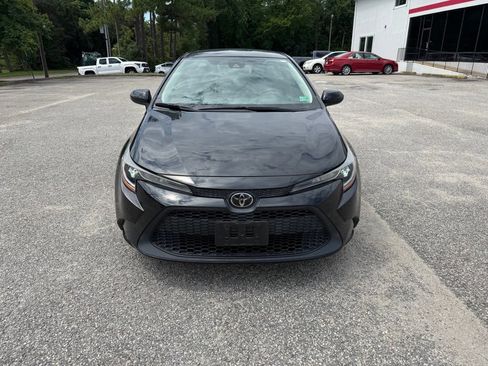 Used 2022 Toyota Corolla LE w/ LE Convenience Package FWD image 2