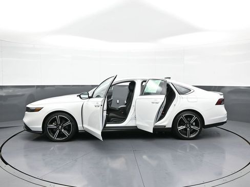 Certified 2024 Honda Accord Sport image 42