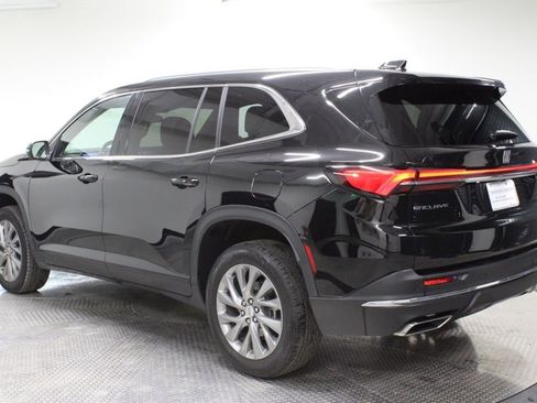 Used 2025 Buick Enclave Preferred image 6