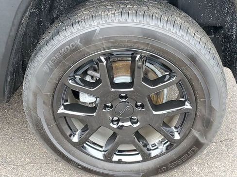 Used 2021 Jeep Renegade Latitude image 29