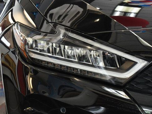 Used 2023 Nissan Maxima SR w/ Sport Mat Group FWD image 4