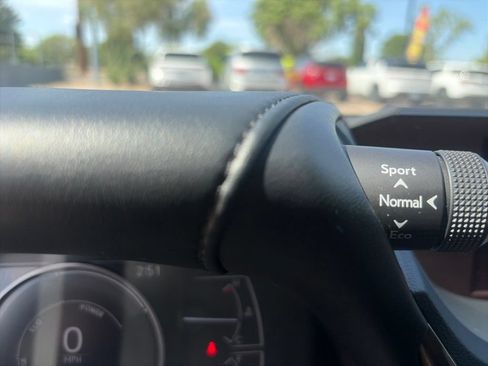 Used 2019 Lexus ES 300h w/ Premium Package FWD image 39