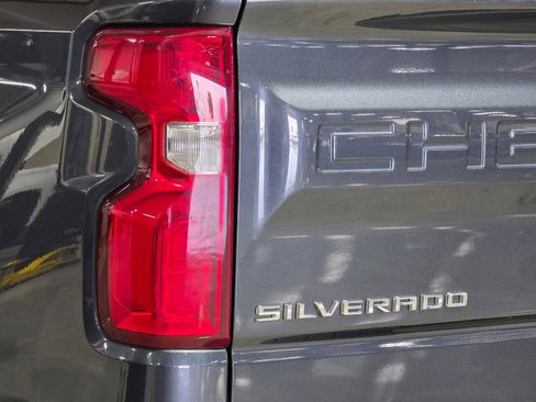 Used 2022 Chevrolet Silverado 1500 RST image 12