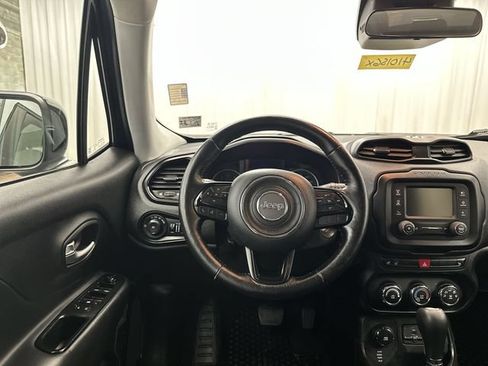 Used 2017 Jeep Renegade Altitude AWD/4WD image 14