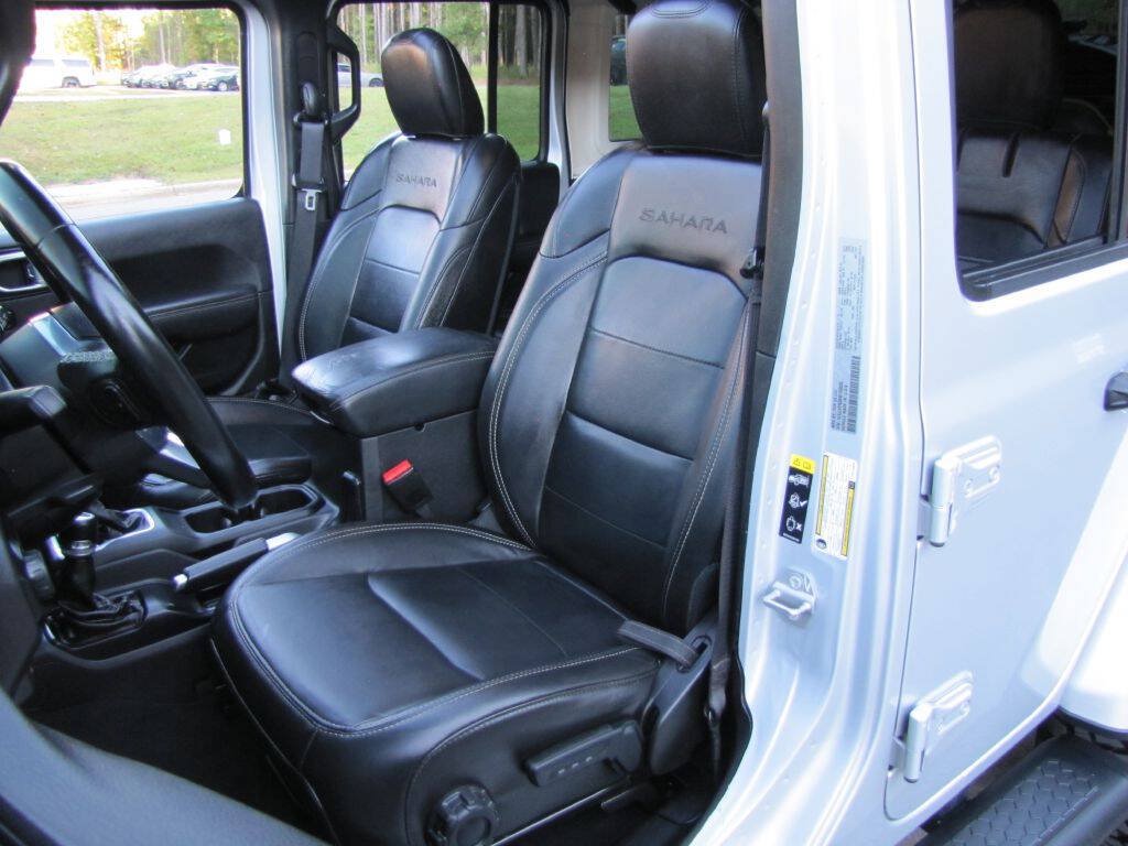 Used 2022 Jeep Wrangler Unlimited Sahara w/ Safety Group AWD/4WD image 14
