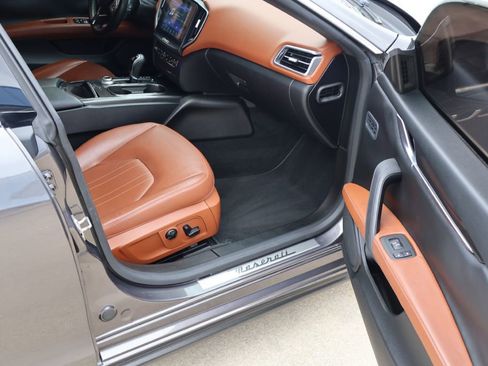 Used 2017 Maserati Ghibli RWD image 20