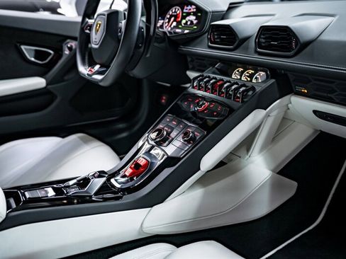 Used 2016 Lamborghini Huracan LP 610-4 image 33