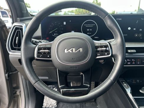 Certified 2024 Kia Sorento SX Prestige AWD/4WD image 11
