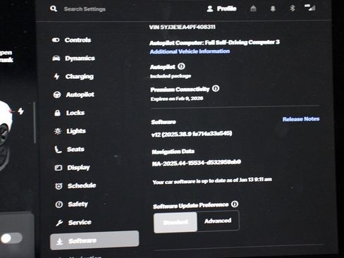 Used 2023 Tesla Model 3 Standard Range image 6