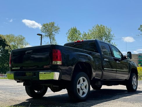 Used 2011 GMC Sierra 2500 Denali w/ Suspension Package, Off-Road AWD/4WD image 8