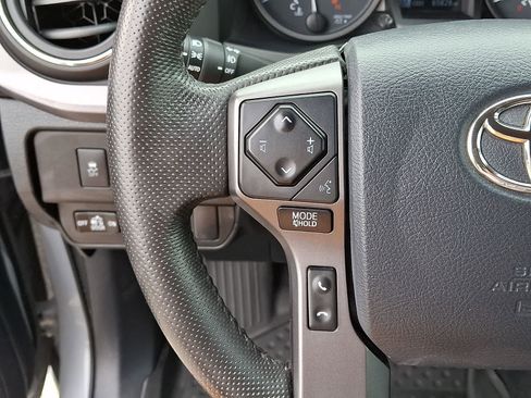 Certified 2020 Toyota Tacoma TRD Sport w/ TRD Premium Sport Package AWD/4WD image 25