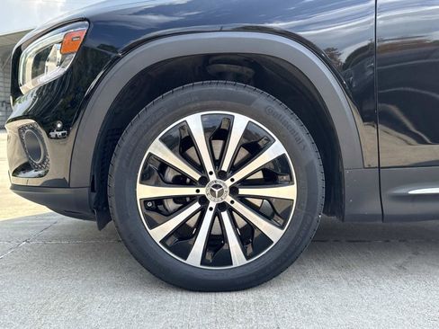 Certified 2021 Mercedes-Benz GLB 250 w/ Premium Package image 4