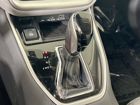 Used 2023 Subaru Outback Premium image 16