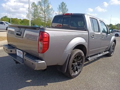 Used 2021 Nissan Frontier SV w/ Midnight Edition Floor Mats AWD/4WD image 3