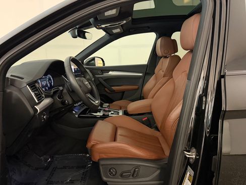 Used 2025 Audi Q5 2.0T Premium w/ Convenience Plus Package image 5