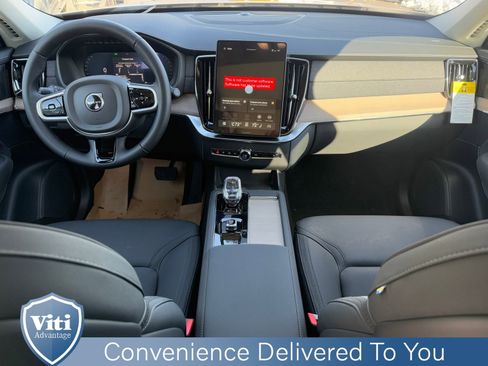New 2026 Volvo XC90 B6 Plus w/ Protection Package Premier image 2