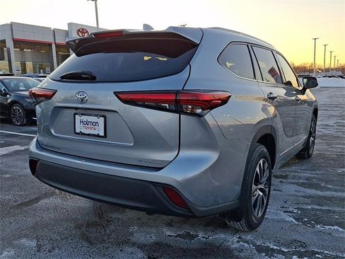 Certified 2022 Toyota Highlander XLE image 7