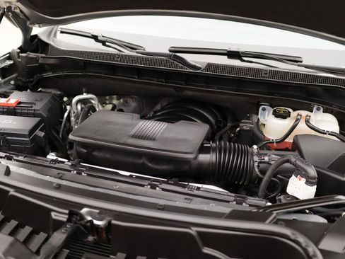 Used 2025 Chevrolet Tahoe RST w/ Comfort Package image 40